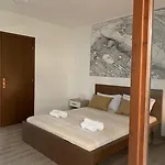 Alojamento de Acomodação e Pequeno-almoço Nottetempo 3*